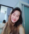 Dating Woman Thailand to England : Nuch, 50 years